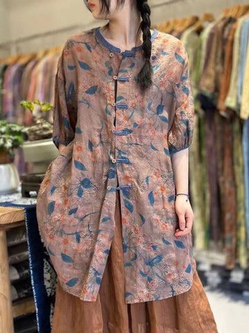 女性のレトロな花ボタン着用刺繍ロングシャツ